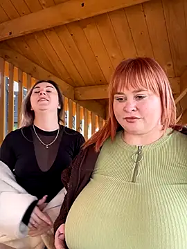 Snapshot of Model9798 chatting on November 25, 2025, 10:04 am Model9798 online show from November 25, 2025, 10:04 am