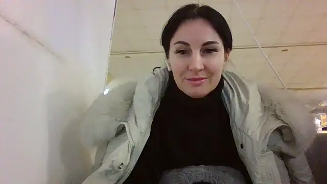 Snapshot of Sweaty20 chatting on December 6, 2024, 12:55 pm Sweaty20 online show from December 6, 2024, 12:55 pm