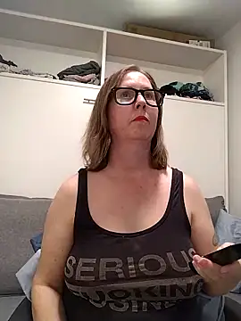 Snapshot of SweetandNaughty1 chatting on February 11, 2026, 4:01 am SweetandNaughty1 online show from February 11, 2026, 4:01 am