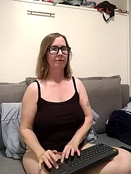 Snapshot of SweetandNaughty1 chatting on March 9, 2026, 4:16 am SweetandNaughty1 online show from March 9, 2026, 4:16 am