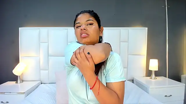 Snapshot of yeral2017 chatting on November 18, 2025, 3:26 pm yeral2017 online show from November 18, 2025, 3:26 pm