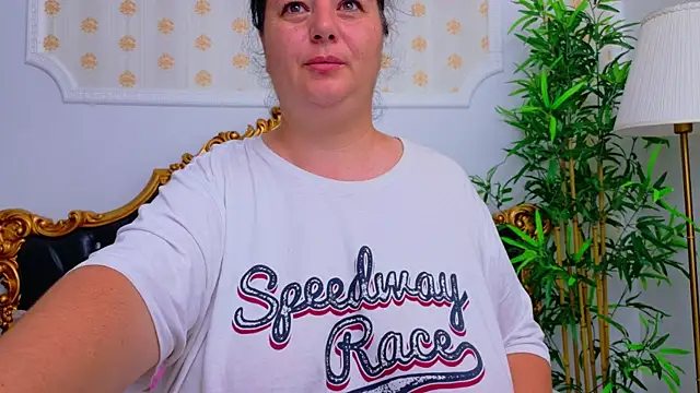 AleshaArabian online show from July 16, 2026, 8:06 pm