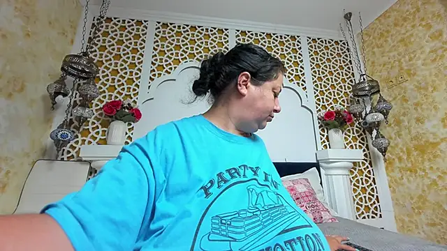 AleshaArabian online show from September 25, 2025, 2:17 am