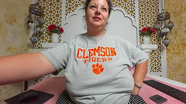 AleshaArabian online show from September 9, 2025, 2:32 am