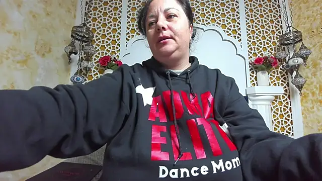 AleshaArabian online show from October 14, 2025, 2:23 am