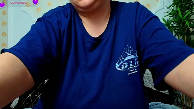 Snapshot of AleshaArabian chatting on March 16, 2026, 5:04 am AleshaArabian online show from March 16, 2026, 5:04 am