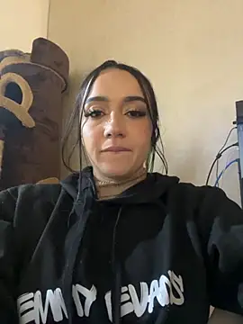 EmmyEvans1 online show from November 21, 2025, 7:35 pm