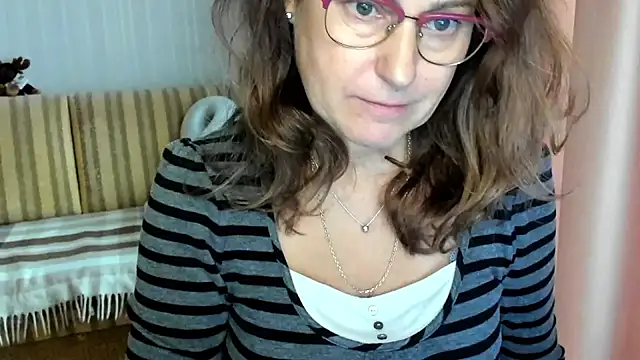 lauraoven online show from October 23, 2025, 8:57 am