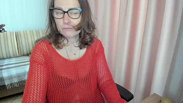 lauraoven online show from May 2, 2026, 1:05 pm