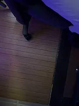 Snapshot of JohnnyBigShot chatting on April 12, 2026, 11:08 pm JohnnyBigShot online show from April 12, 2026, 11:08 pm