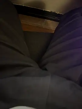 Snapshot of JohnnyBigShot chatting on October 2, 2025, 5:22 am JohnnyBigShot online show from October 2, 2025, 5:22 am