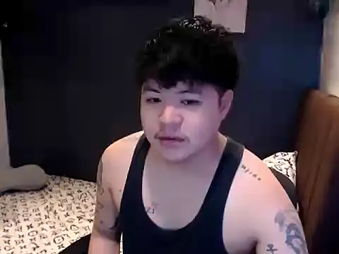 Snapshot of ASIANken911 chatting on October 21, 2025, 8:36 am ASIANken911 online show from October 21, 2025, 8:36 am