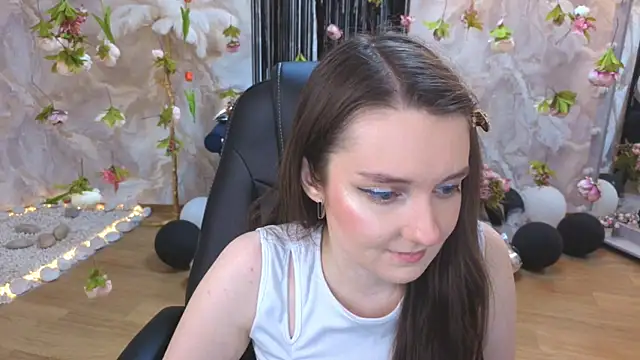 Snapshot of CloudGrace chatting on July 28, 2026, 8:52 pm CloudGrace online show from July 28, 2026, 8:52 pm