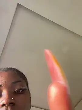 Snapshot of Sweetbootty chatting on October 18, 2025, 3:25 pm Sweetbootty online show from October 18, 2025, 3:25 pm