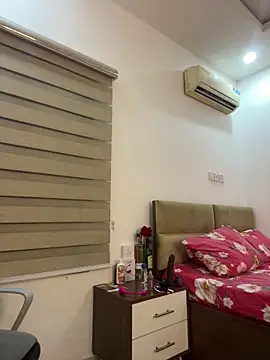 Snapshot of Sweetbootty chatting on October 19, 2025, 9:17 pm Sweetbootty online show from October 19, 2025, 9:17 pm