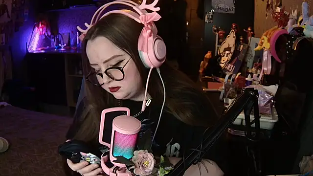 EMMA  CONNOR online show from March 28, 2026, 9:49 pm