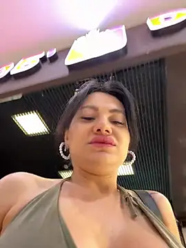 Snapshot of Wet__Bunny chatting on June 10, 2026, 6:14 am Wet Bunny online show from June 10, 2026, 6:14 am