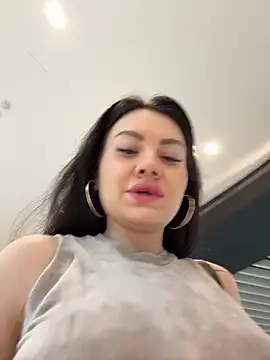 Snapshot of Wet__Bunny chatting on June 2, 2026, 6:24 am Wet Bunny online show from June 2, 2026, 6:24 am