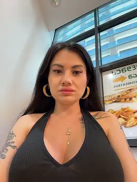 Snapshot of Wet__Bunny chatting on July 1, 2026, 6:14 am Wet Bunny online show from July 1, 2026, 6:14 am