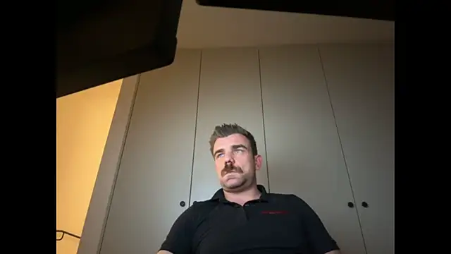 Snapshot of mrbigballs chatting on November 17, 2025, 8:13 pm mrbigballs online show from November 17, 2025, 8:13 pm