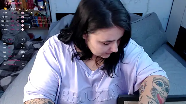 naughtykiss online show from November 2, 2025, 6:18 am