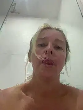 Snapshot of moniquerainx chatting on March 7, 2026, 5:07 pm moniquerainx online show from March 7, 2026, 5:07 pm