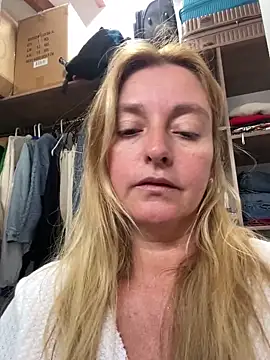 Snapshot of moniquerainx chatting on March 15, 2026, 2:13 pm moniquerainx online show from March 15, 2026, 2:13 pm