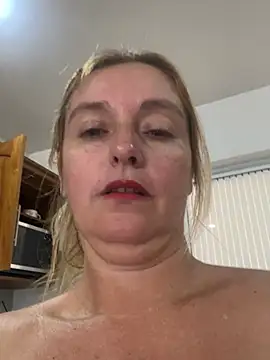 Snapshot of moniquerainx chatting on March 4, 2026, 3:09 pm moniquerainx online show from March 4, 2026, 3:09 pm