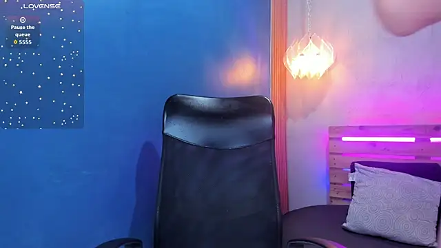 Snapshot of niky_doll_ chatting on December 5, 2025, 1:32 pm niky doll online show from December 5, 2025, 1:32 pm