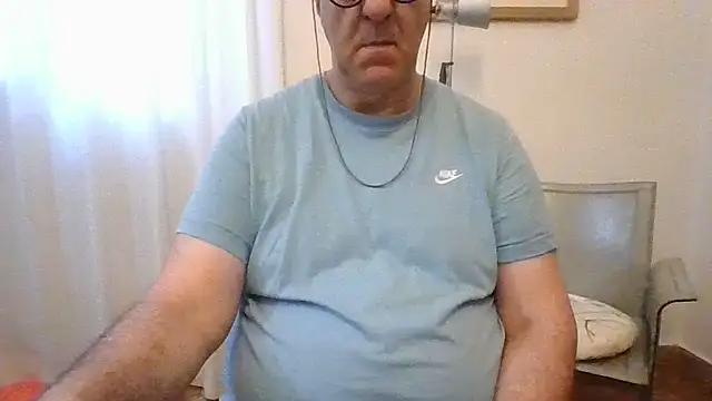 Snapshot of ANONIMO7735 chatting on June 11, 2026, 4:20 am ANONIMO7735 online show from June 11, 2026, 4:20 am