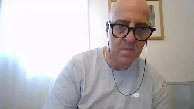 Snapshot of ANONIMO7735 chatting on June 17, 2026, 10:25 am ANONIMO7735 online show from June 17, 2026, 10:25 am