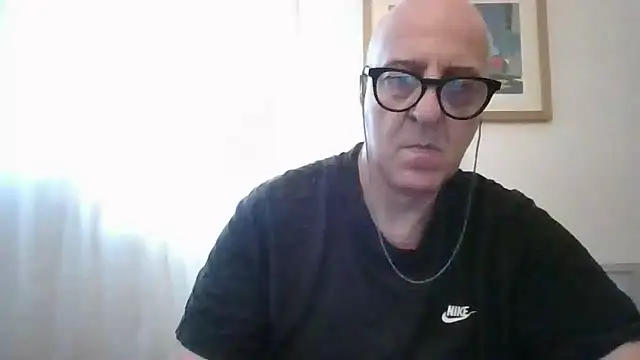 Snapshot of ANONIMO7735 chatting on June 18, 2026, 10:09 am ANONIMO7735 online show from June 18, 2026, 10:09 am