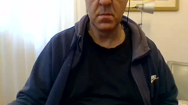 Snapshot of ANONIMO7735 chatting on May 16, 2026, 4:44 am ANONIMO7735 online show from May 16, 2026, 4:44 am