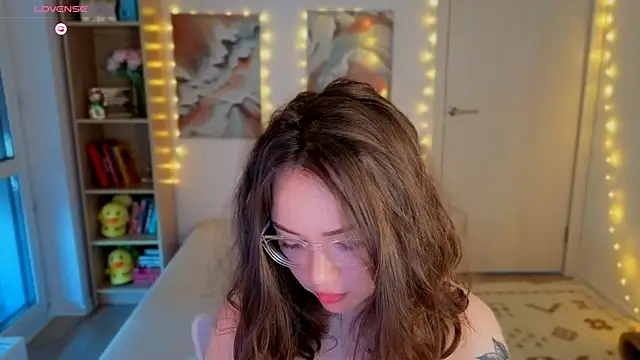 MilenaSaint online show from August 5, 2026, 3:22 am