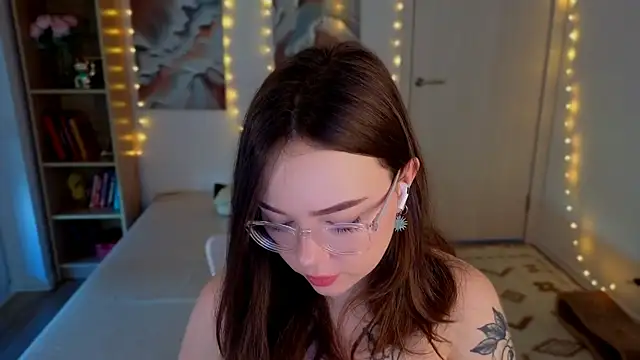 MilenaSaint online show from July 9, 2026, 3:29 am