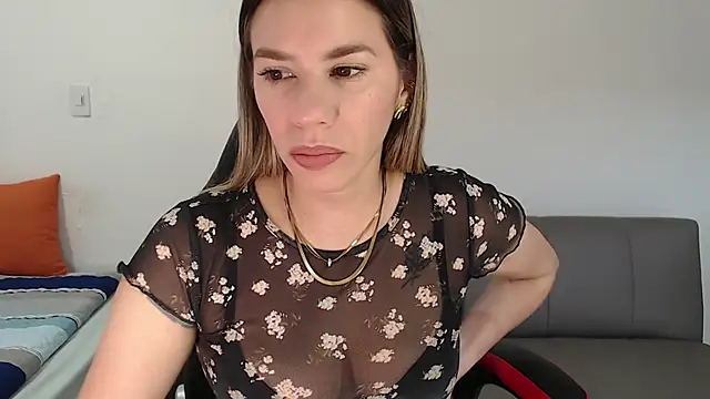 ms sofia x online show from September 19, 2025, 12:20 pm