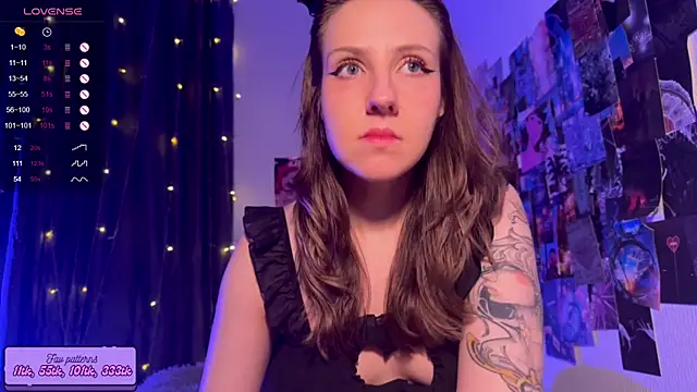 Snapshot of HotaruTomo chatting on December 3, 2025, 2:23 am HotaruTomo online show from December 3, 2025, 2:23 am