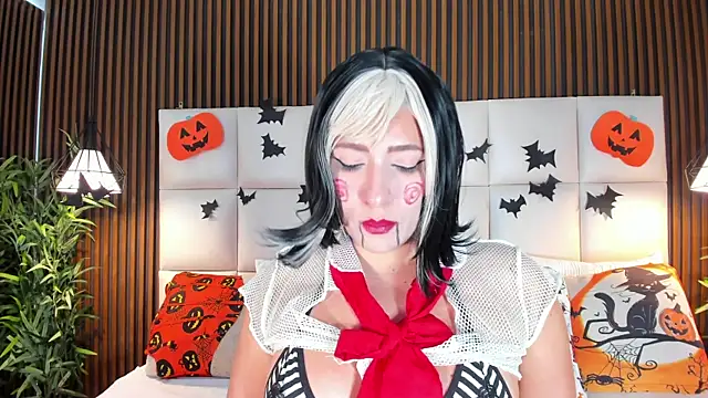 Snapshot of naughty_flower18 chatting on October 24, 2025, 10:53 pm naughty flower18 online show from October 24, 2025, 10:53 pm