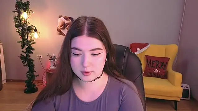 NicoleFoxery online show from December 14, 2025, 6:24 pm