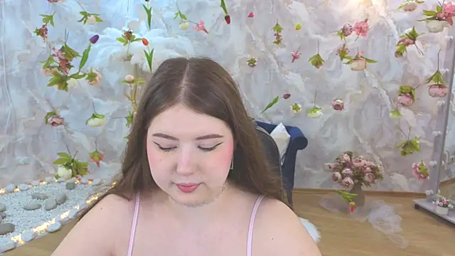 NicoleFoxery online show from June 14, 2026, 6:20 pm