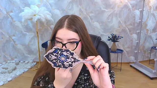 NicoleFoxery online show from November 14, 2025, 6:22 pm