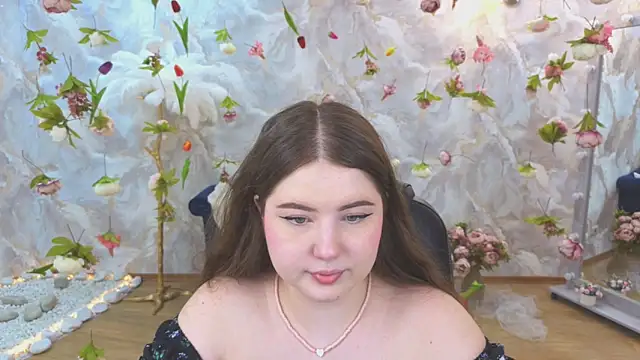 NicoleFoxery online show from June 6, 2026, 6:24 pm