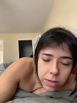 Evie-Luna online show from April 26, 2026, 6:05 pm
