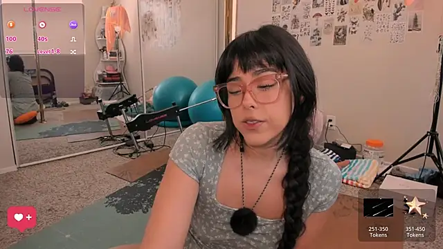 Evie-Luna online show from June 13, 2026, 8:29 pm