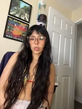 Evie-Luna online show from March 3, 2026, 11:23 pm