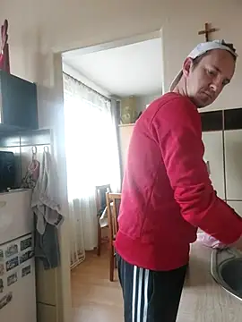 MlodyDres online show from October 17, 2025, 6:50 am