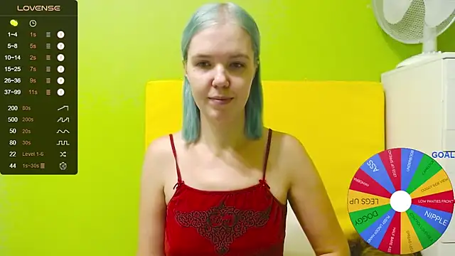 Snapshot of Ultra_Meow chatting on October 22, 2025, 1:43 pm Ultra Meow online show from October 22, 2025, 1:43 pm