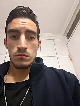 Snapshot of TommyMomentum chatting on September 26, 2025, 6:09 am TommyMomentum online show from September 26, 2025, 6:09 am