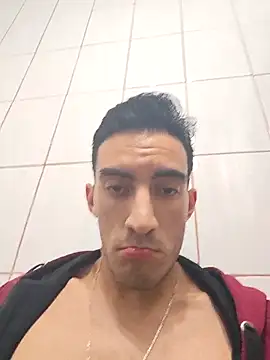 Snapshot of TommyMomentum chatting on October 13, 2025, 6:26 am TommyMomentum online show from October 13, 2025, 6:26 am