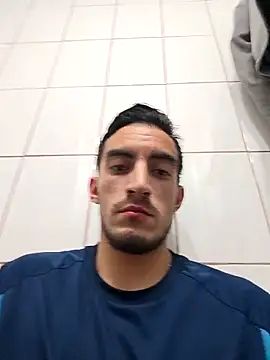 Snapshot of TommyMomentum chatting on September 19, 2025, 5:22 am TommyMomentum online show from September 19, 2025, 5:22 am